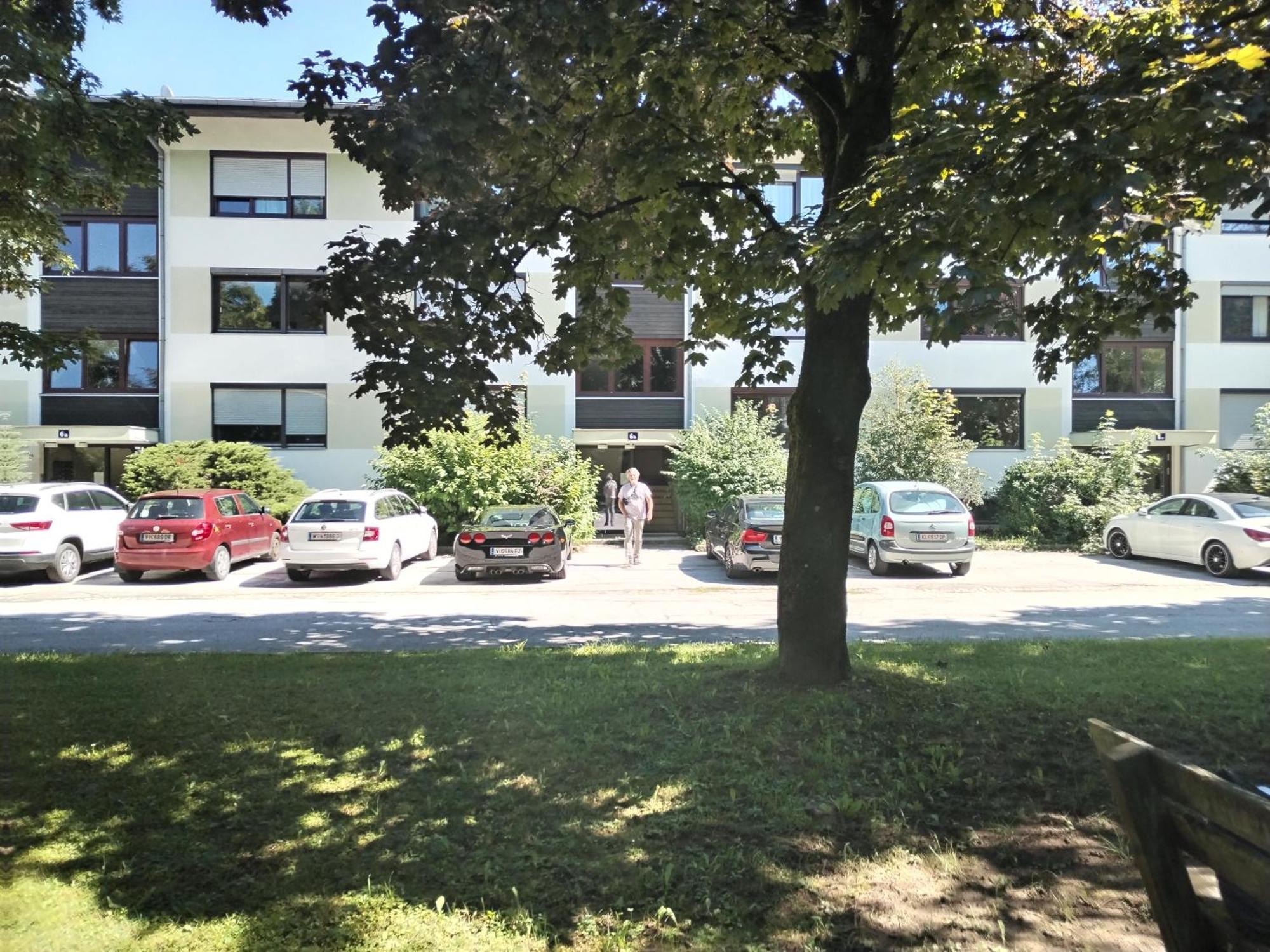 Waldeslust Warmbad Mit Balkon Und Privatem Parkplatz Apartment Villach Luaran gambar