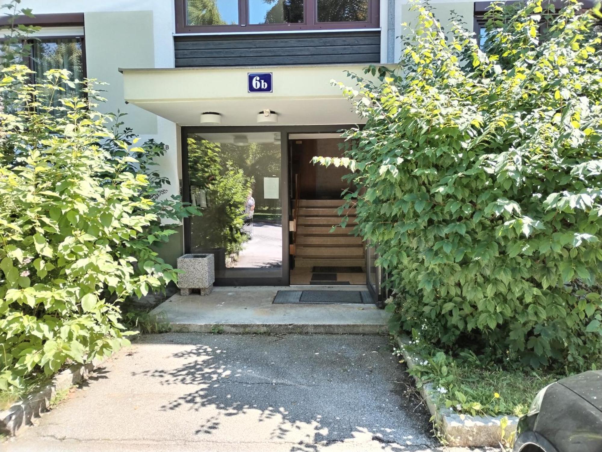 Waldeslust Warmbad Mit Balkon Und Privatem Parkplatz Apartment Villach Luaran gambar
